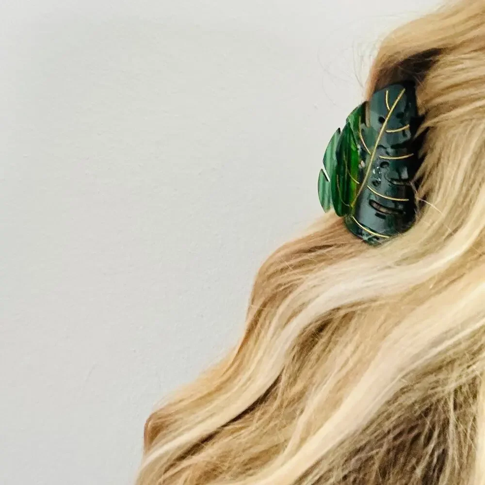 NEW ANTHROPOLOGIE Dark Green Gold Palm Monstera Leaf Plastic Hair Claw Clip